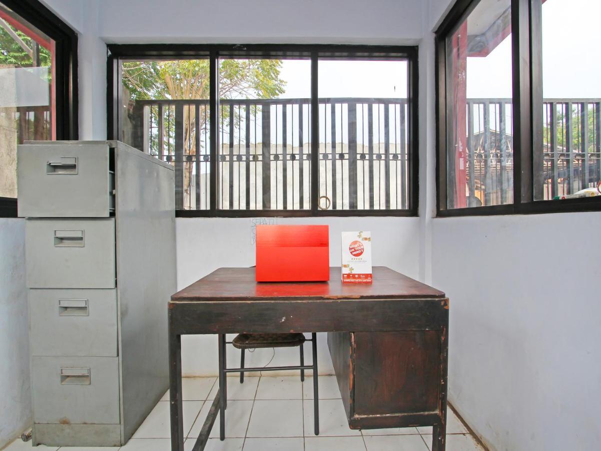 OYO 91476 Srikaya Hotel 3 Pekalongan Bagian luar foto