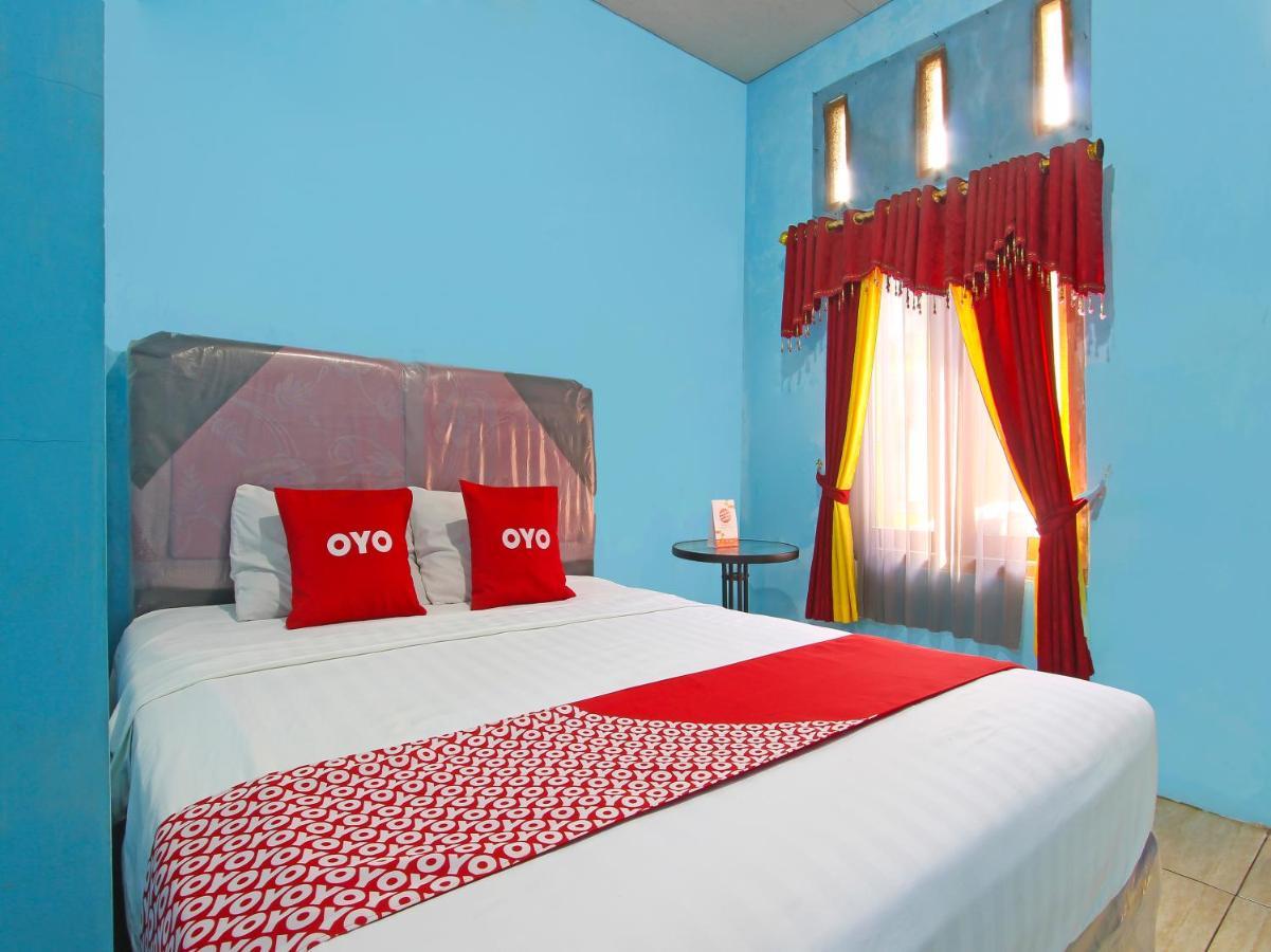 OYO 91476 Srikaya Hotel 3 Pekalongan Bagian luar foto