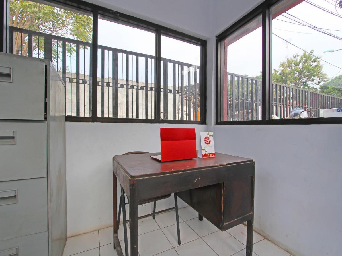 OYO 91476 Srikaya Hotel 3 Pekalongan Bagian luar foto